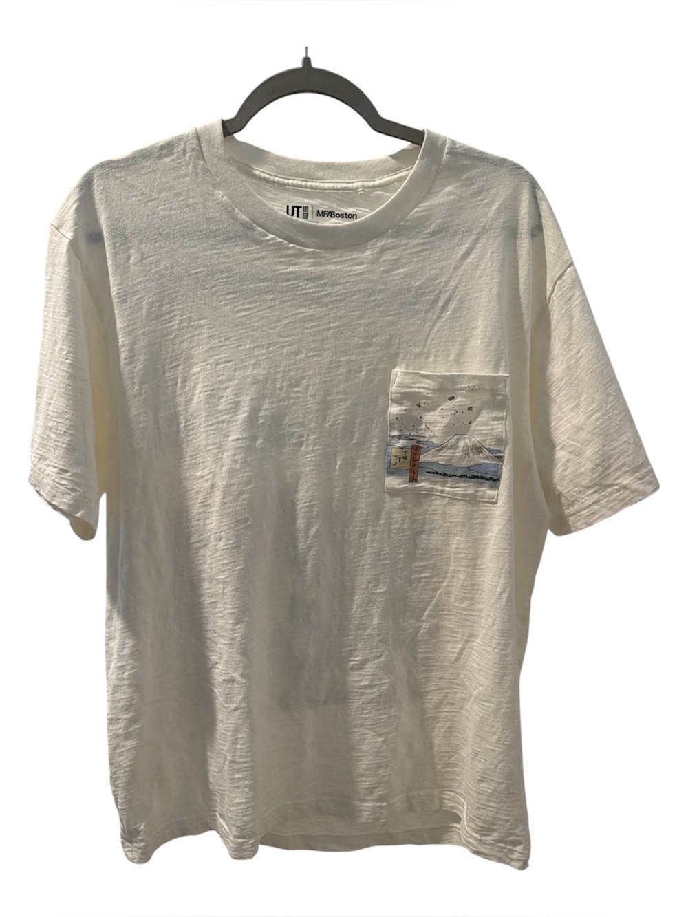 UNIQLO UT X MFA BOSTON Men’s White Graphic Pocket Tee Size XL